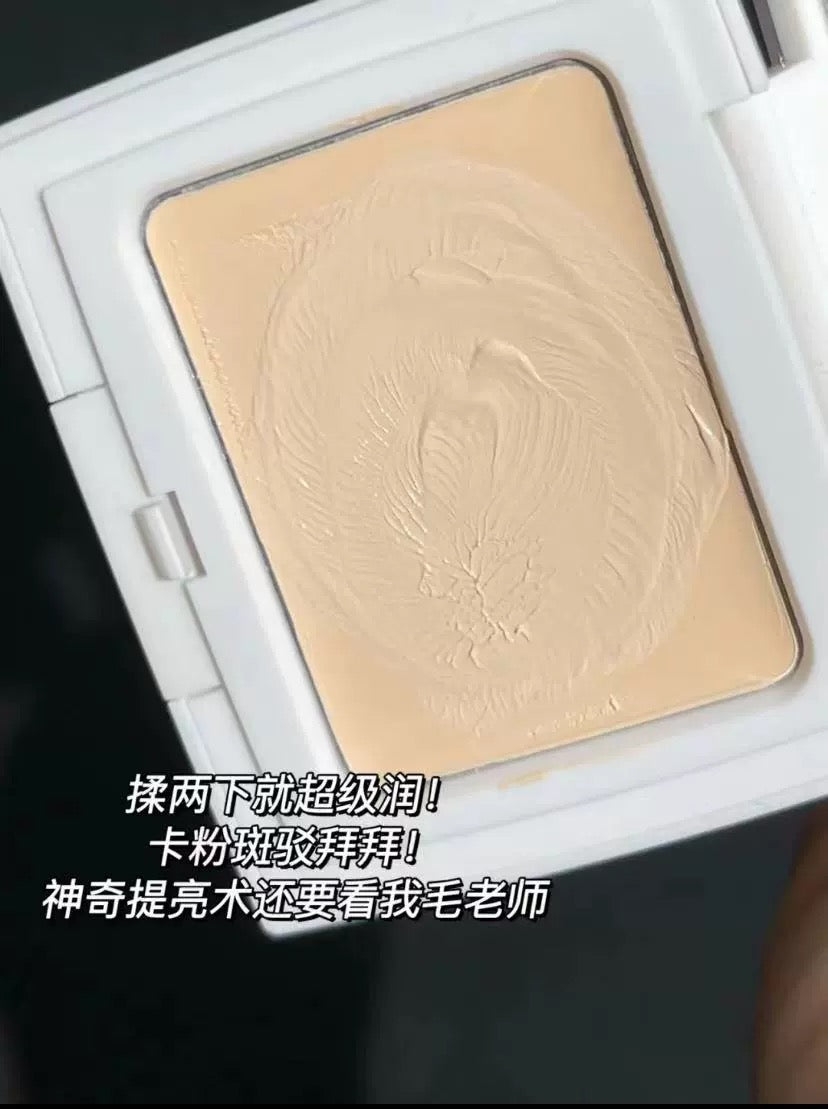 3D Light Highlighting Cream Foundation