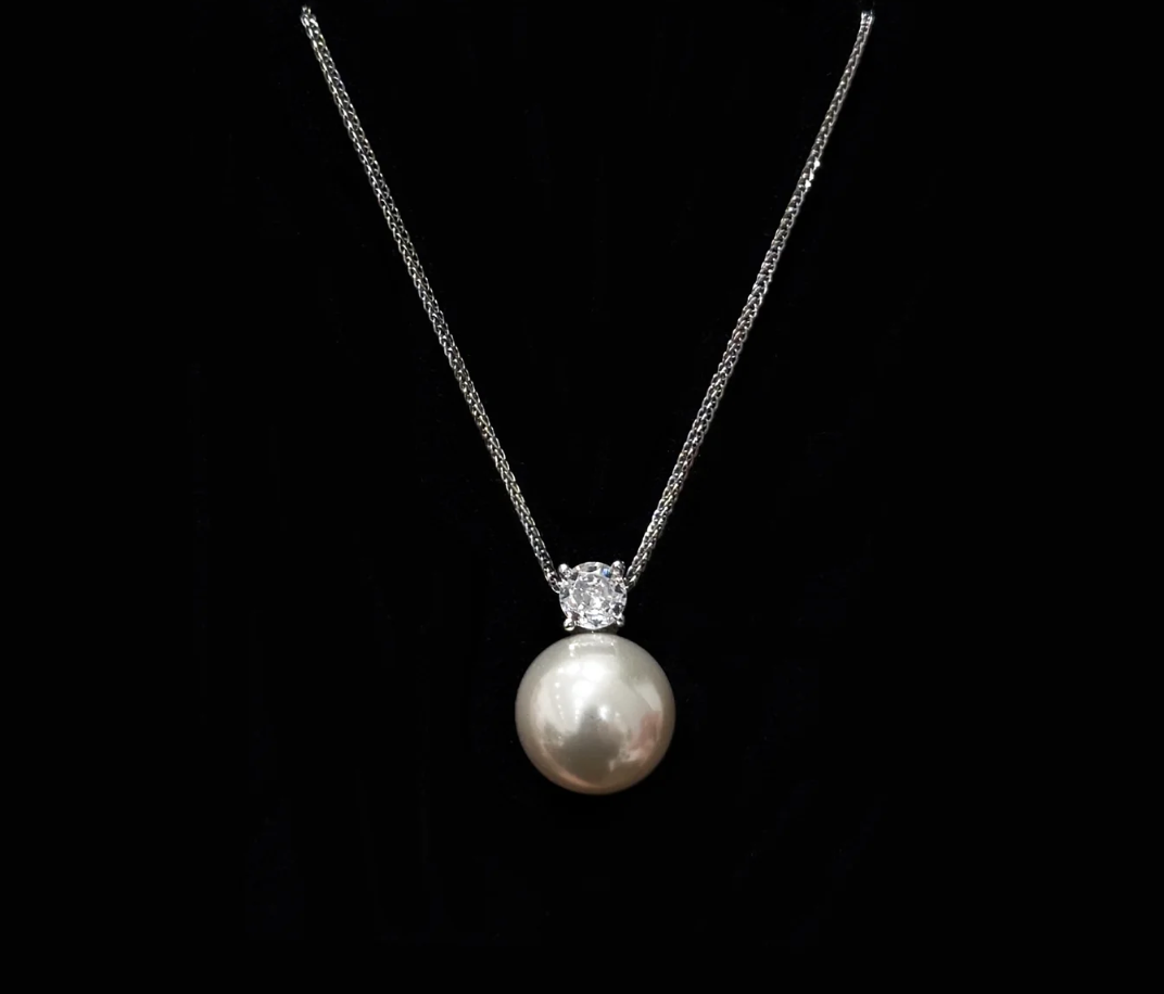 925 silver faux pearl necklace white light