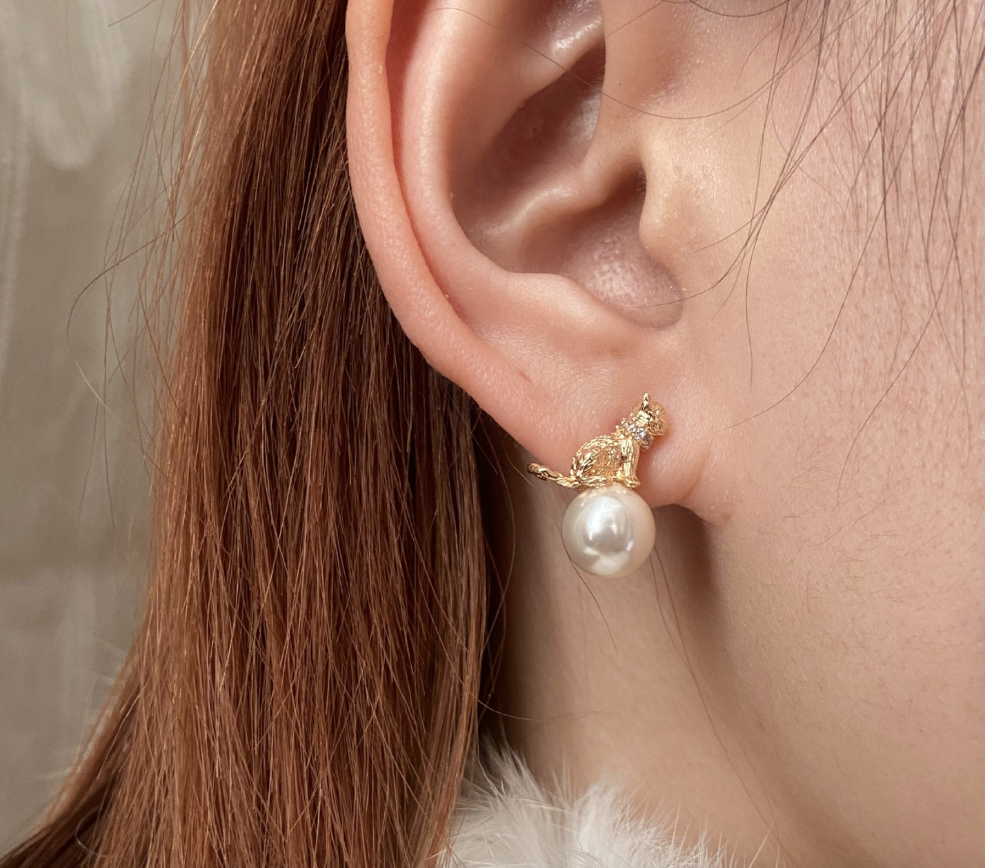 Niche ~ cat pearl stud earrings