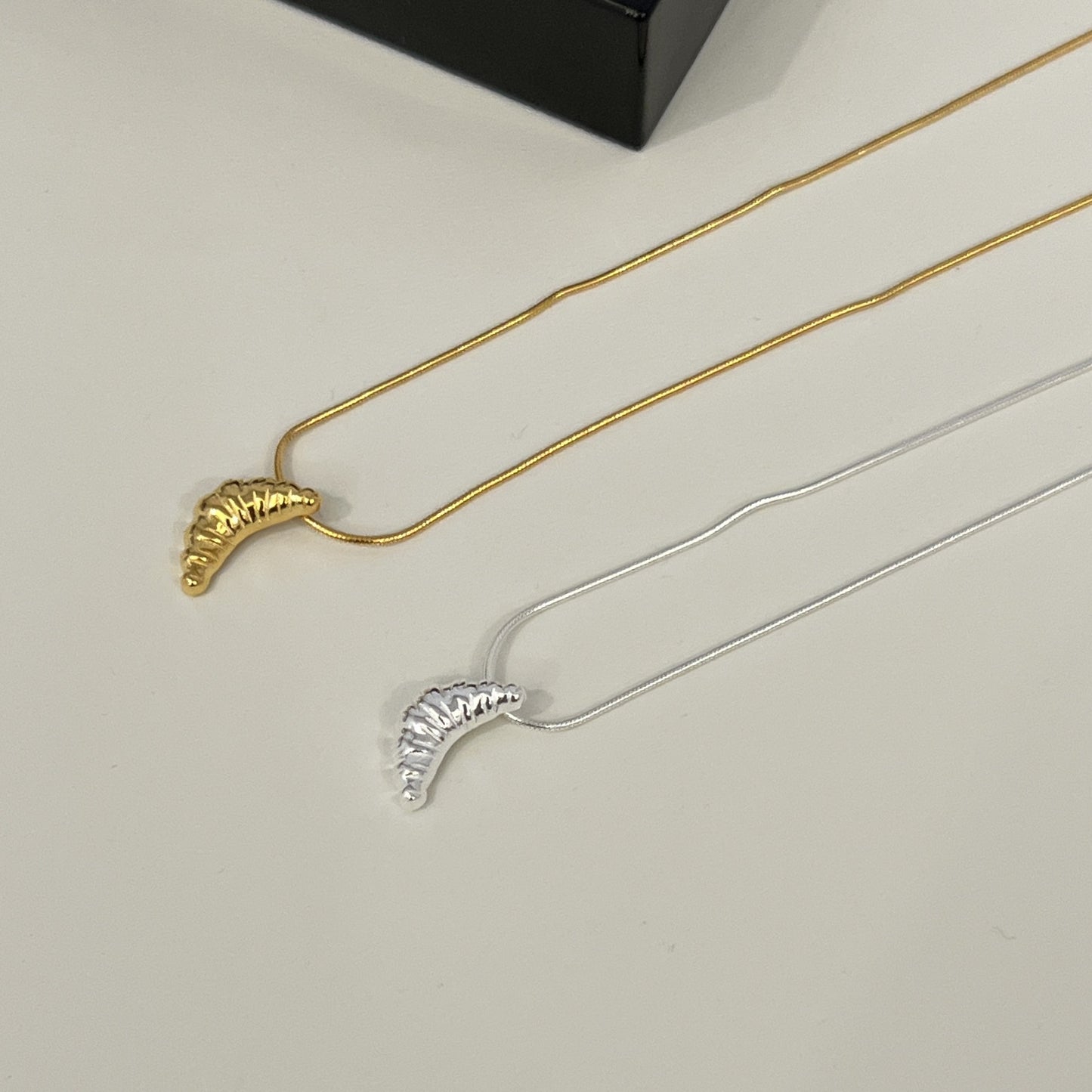925 silver croissant necklace