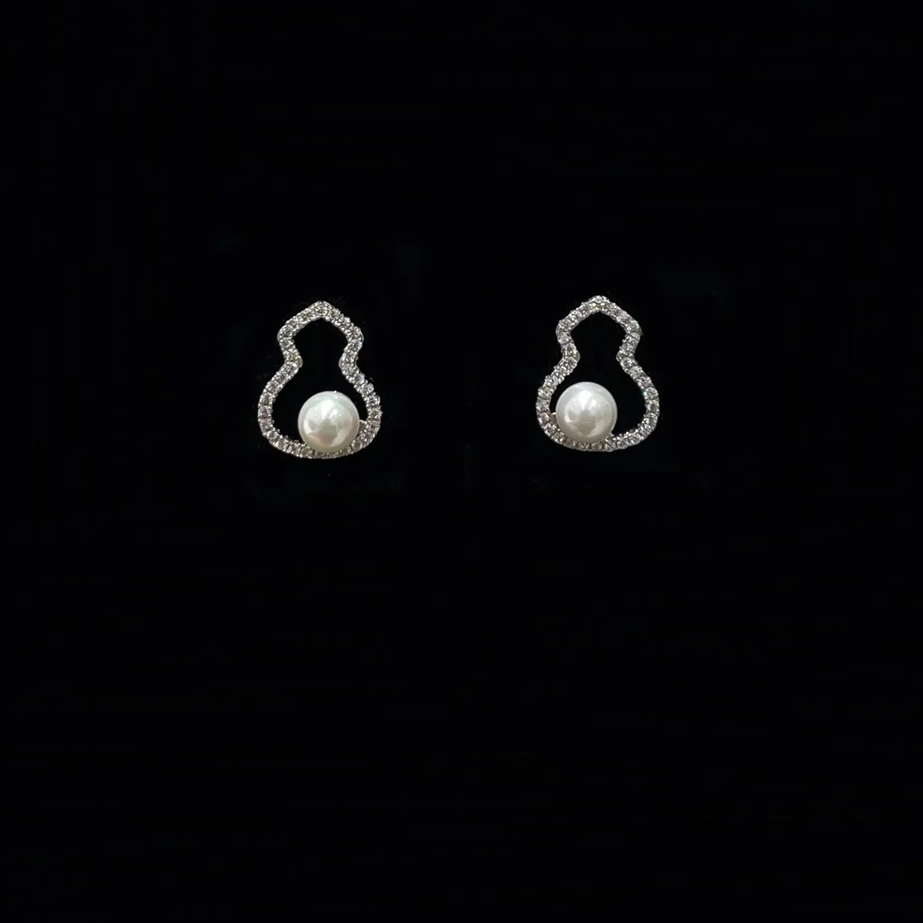 925 Silver Gourd Stud Earrings 5.0mm Round Pearl