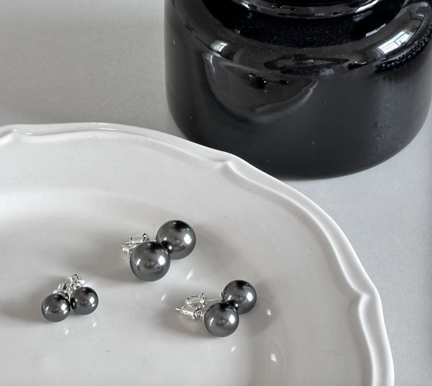 Artificial Tahitian Black Pearl Stud Earrings 925 Silver Needle