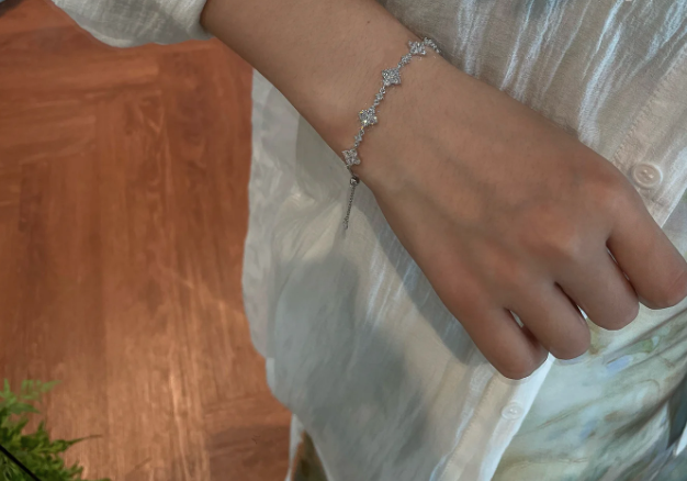 High quality! 925 silver four-leaf full diamond flower flower bracelet