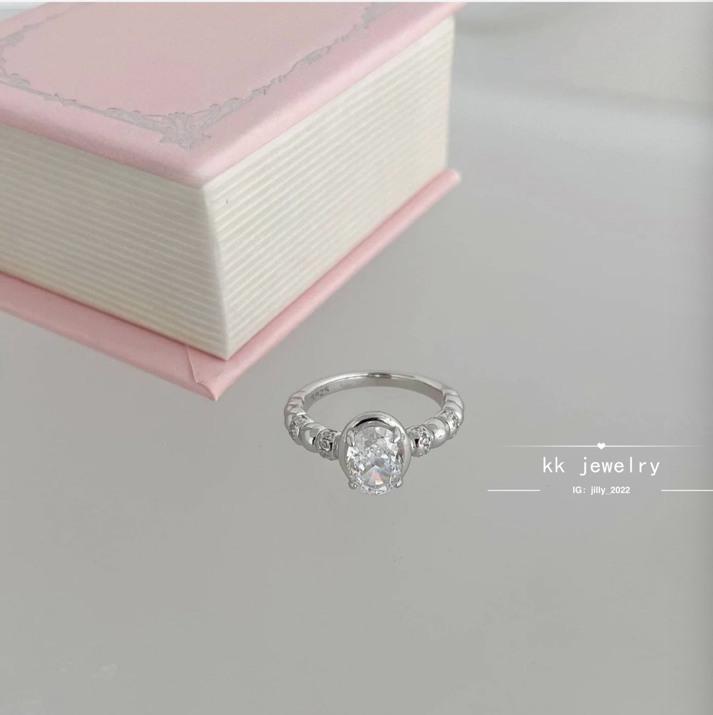 S925 Sterling Silver Oval Bubble Ice Flower Cut Ring