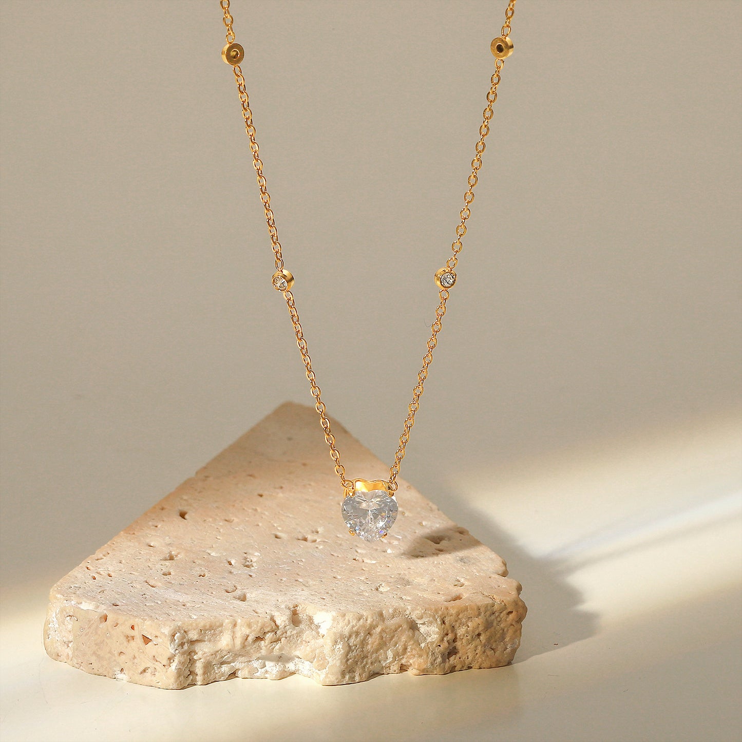 Stainless steel white heart zircon necklace