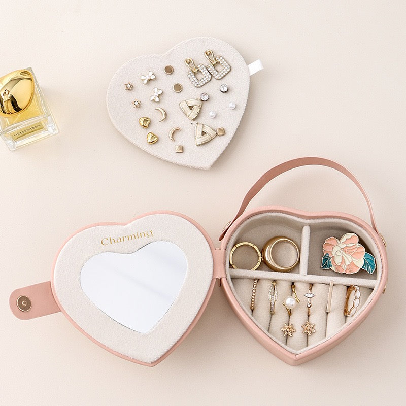 Heart-shaped jewelry box, high-end portable jewelry box, ring and earring storage box