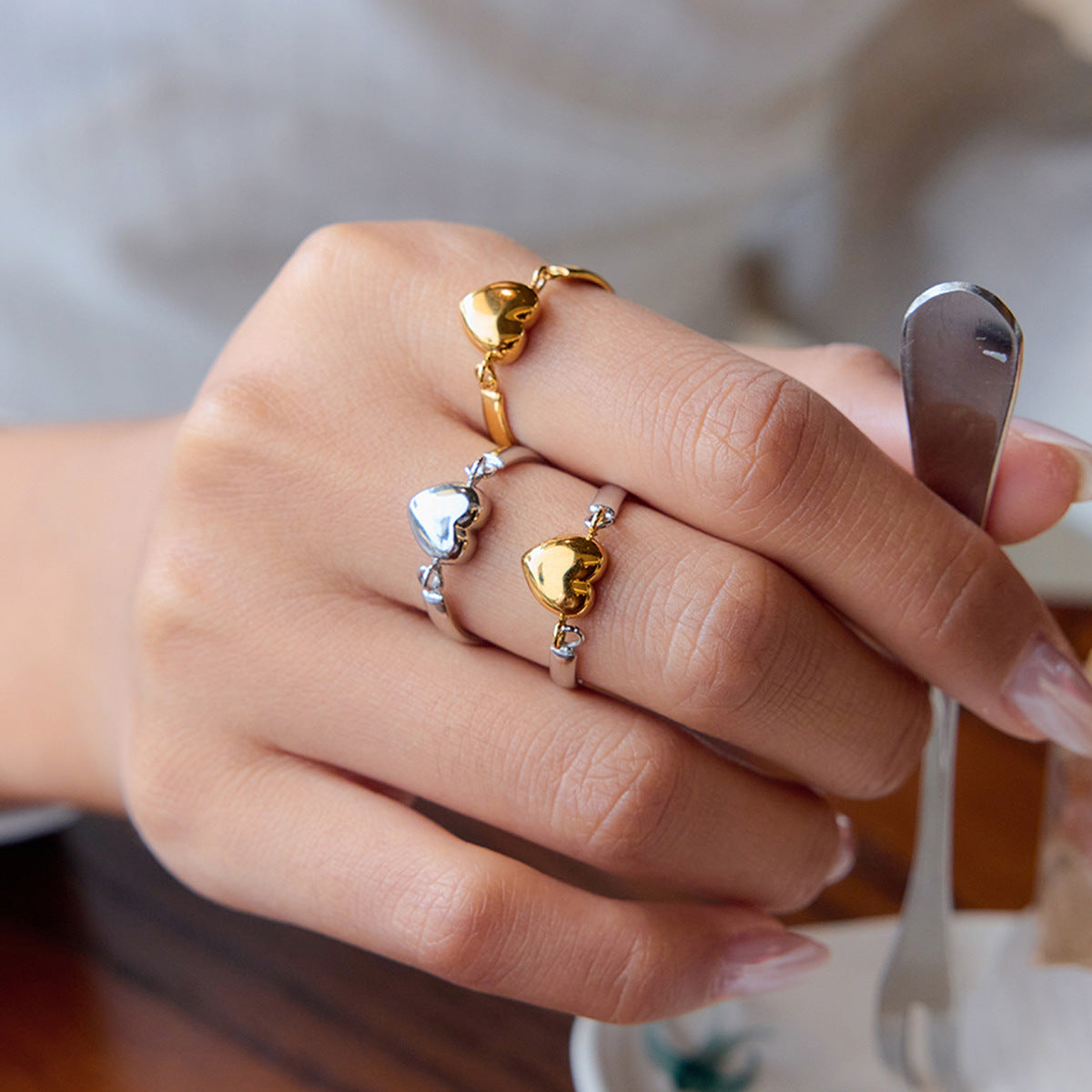 Love titanium steel does not fade ring