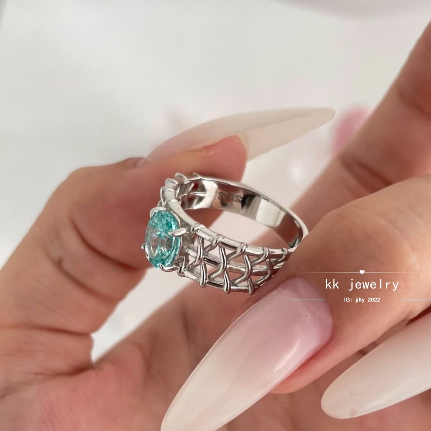 S925 Silver Paraiba Tourmaline 6 * 8 Oval Ring