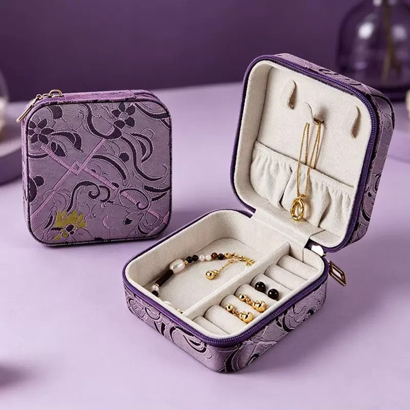 Chinese-style portable jewelry box, elegant retro embroidered jewelry storage box for earrings, necklaces, bracelets, and other ornaments