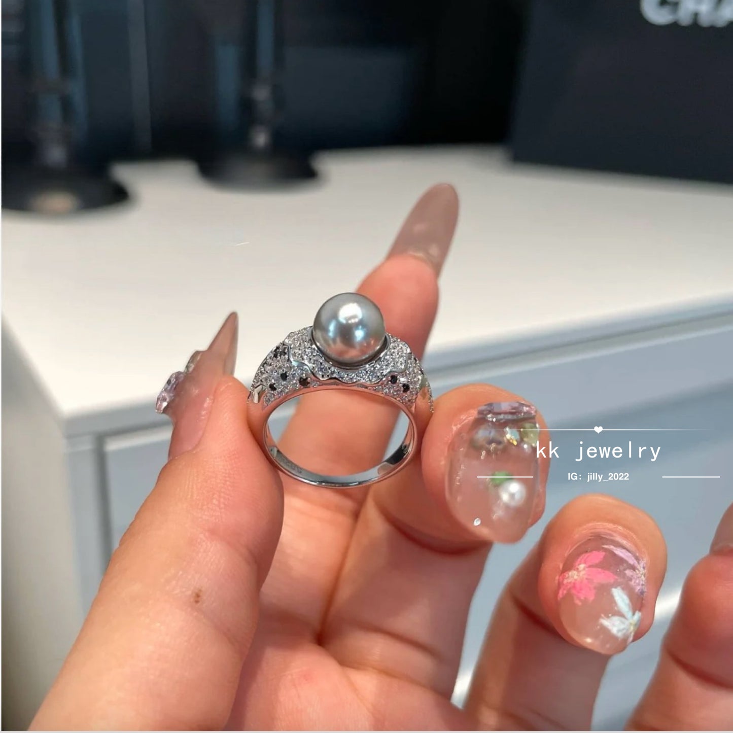Extravagant~ 8mm pearl with luxury setting ring
