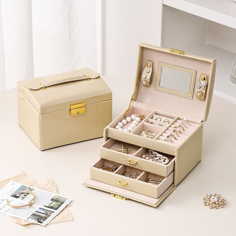 PU leather three-layer portable jewelry box for rings, earrings, necklaces, and other jewelry