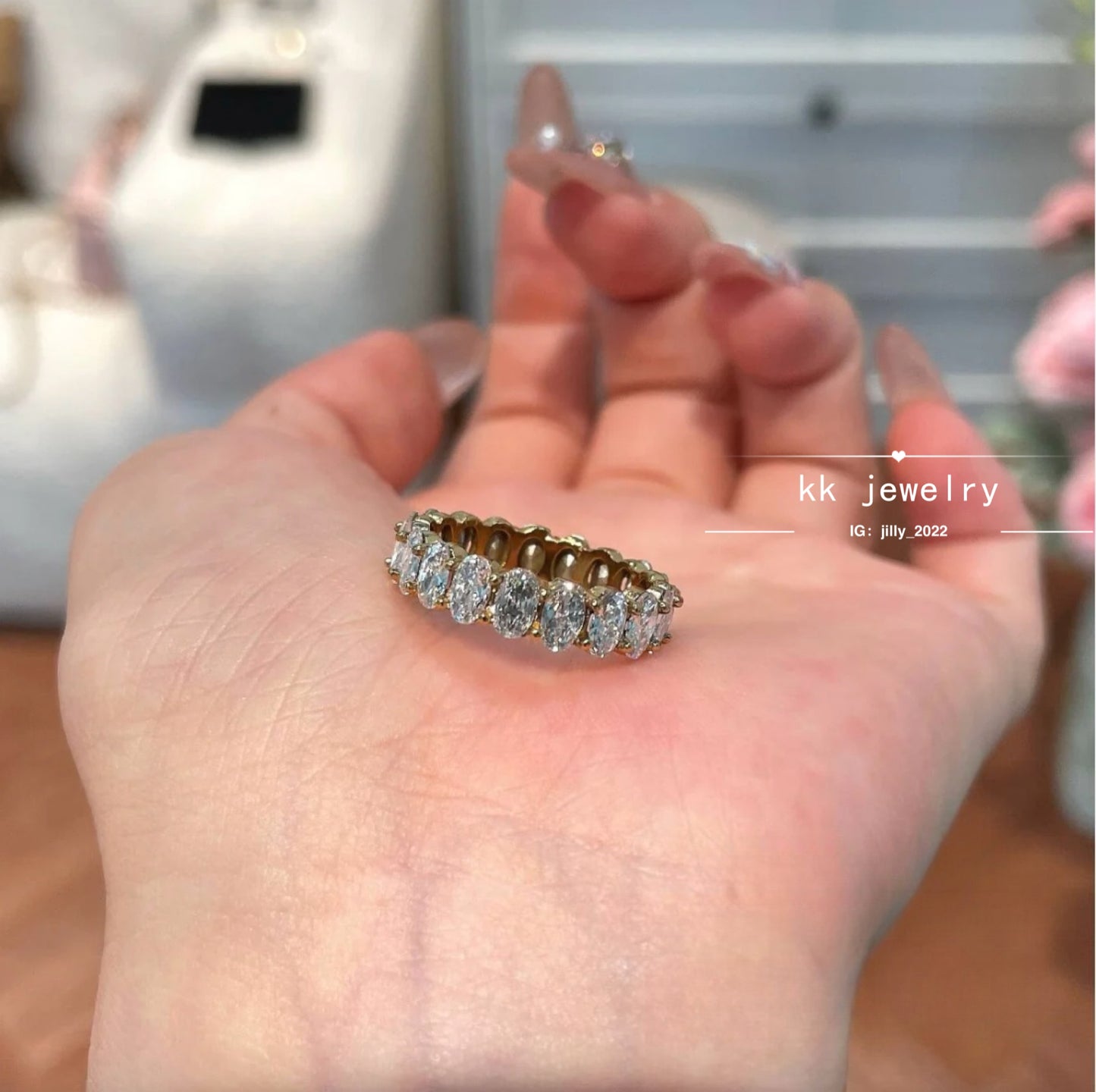 Oval full diamond ring