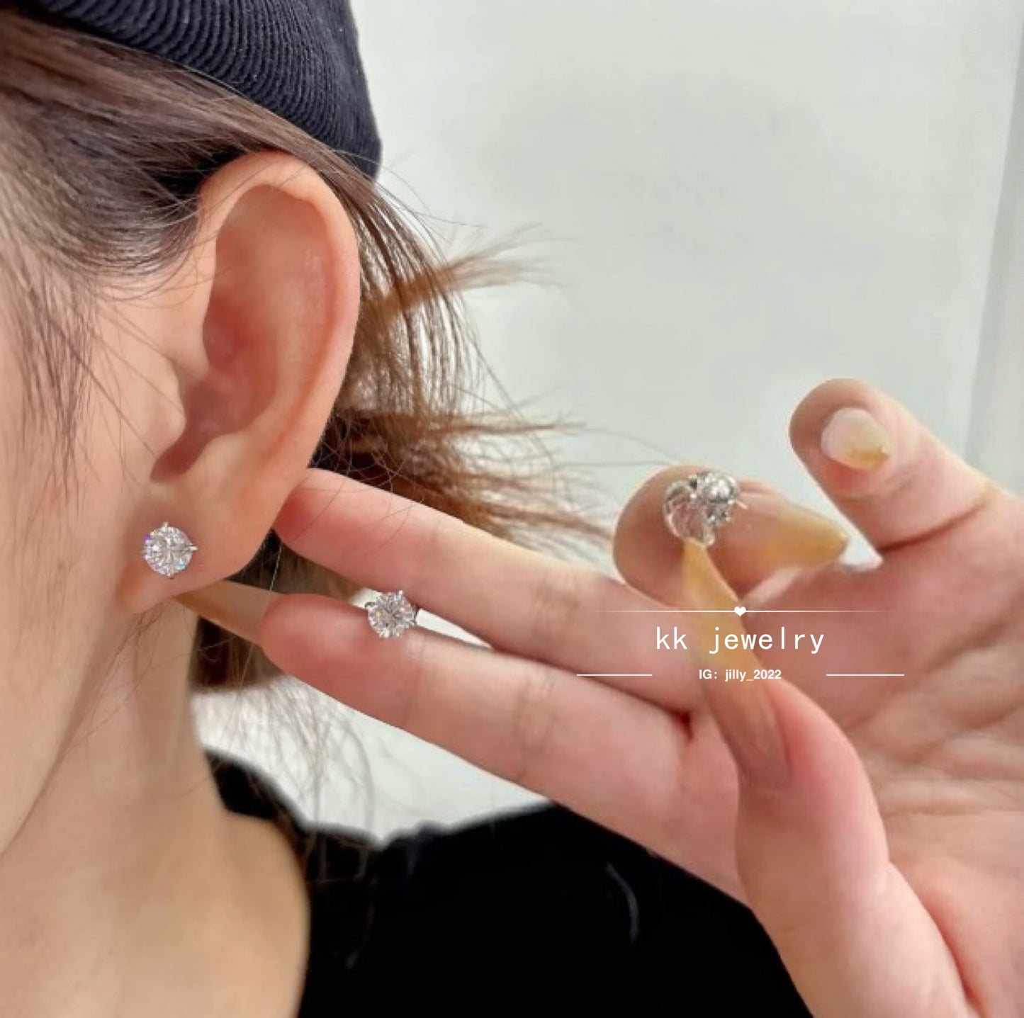 S925 Silver Classic 8mm Round Minimalist High Carbon Diamond Stud Earrings