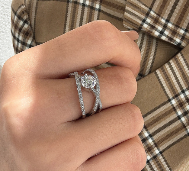 925 silver one-carat crossover cut-out ring