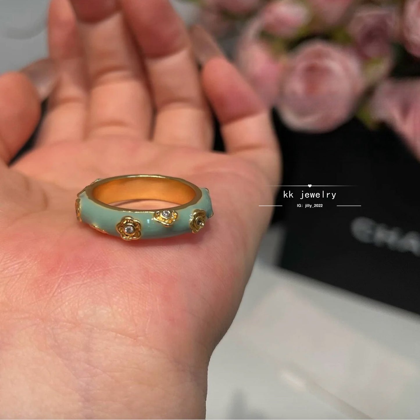 Golden enamel ring