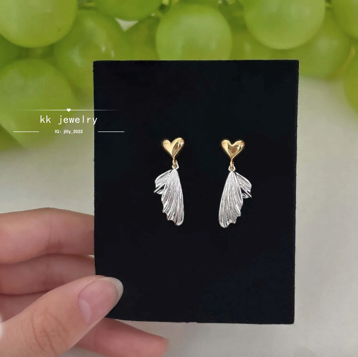 Premium love feather stud earrings