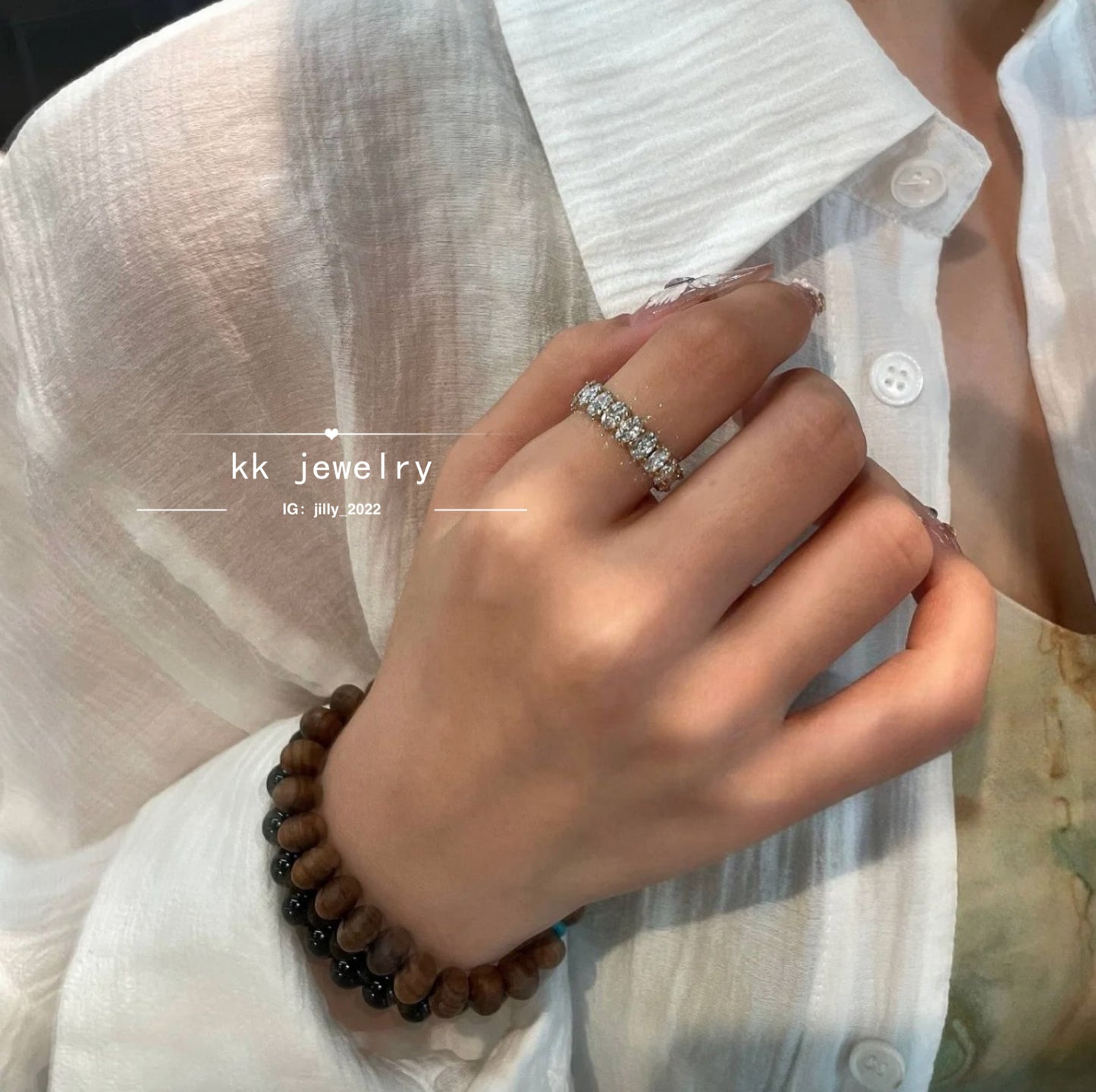 Oval full diamond ring