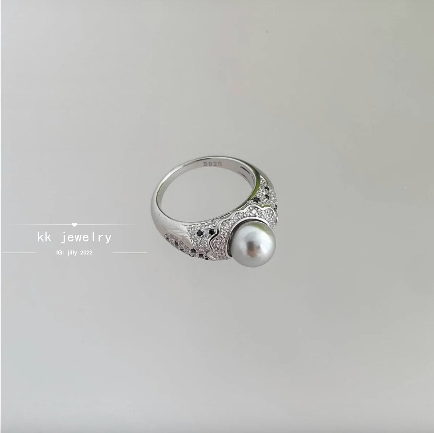 Extravagant~ 8mm pearl with luxury setting ring
