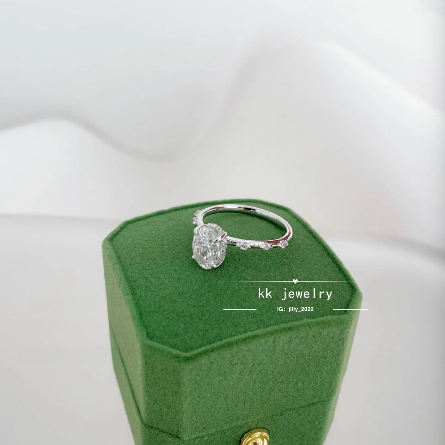 S925 Sterling Silver Oval 6 * 9 Ice Flower Cut High Carbon Diamond Ring