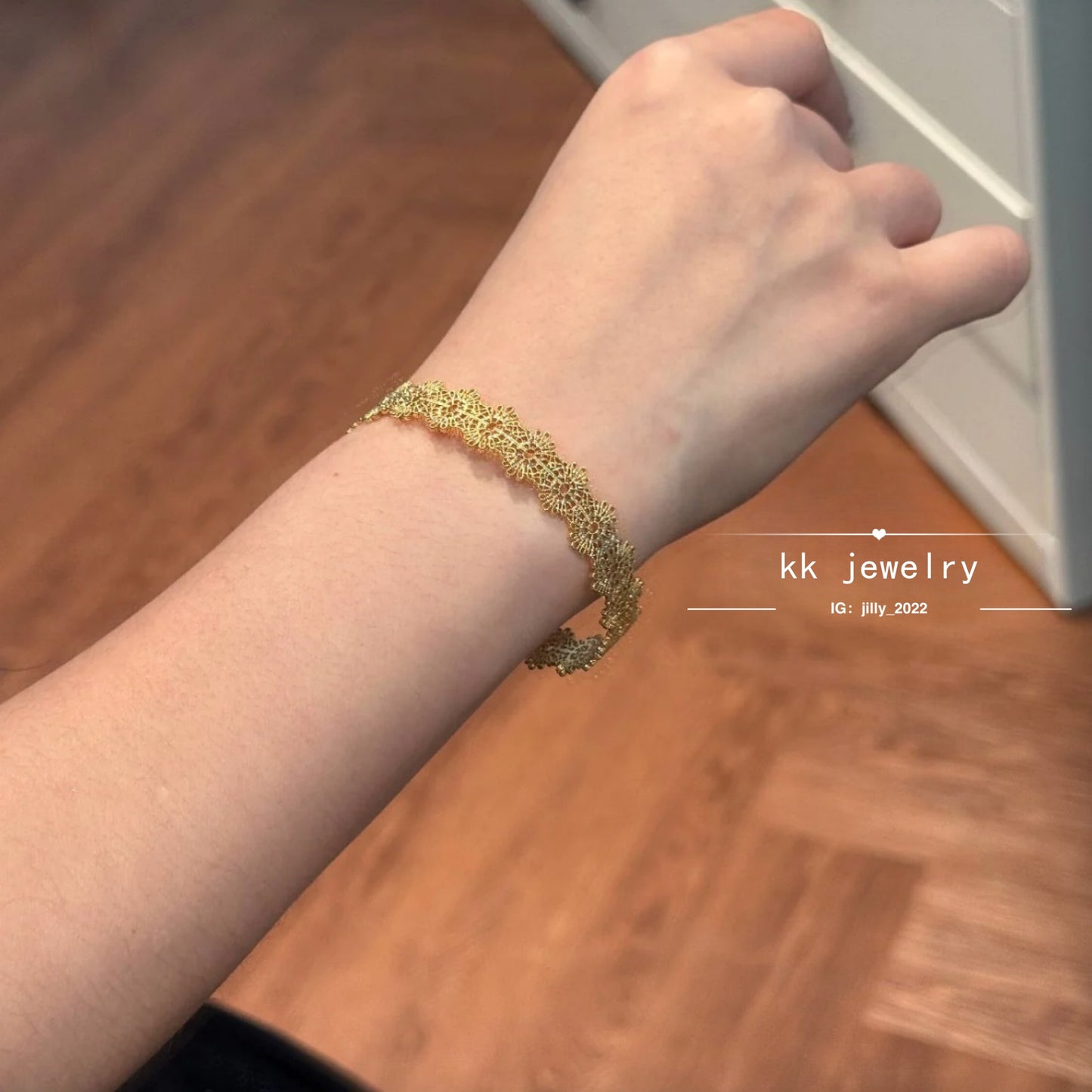 Court style crown ring hollow lace bracelet ring