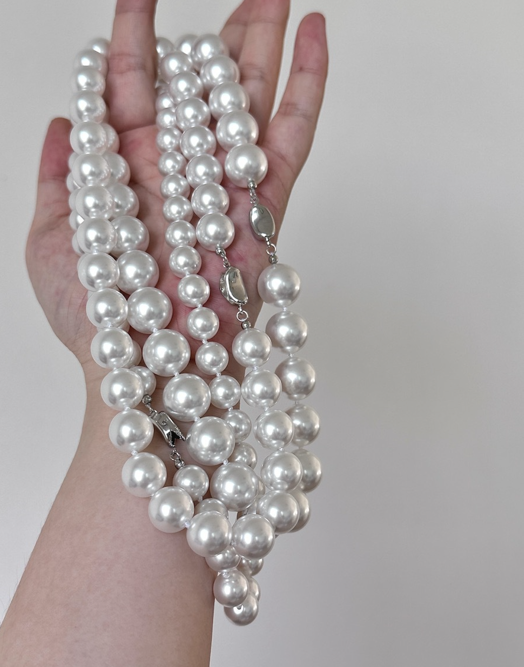Ultra-White Faux Pearl Knotted Necklace