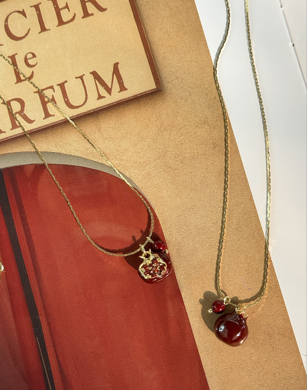 Pomegranate red bean diamond pendant necklace