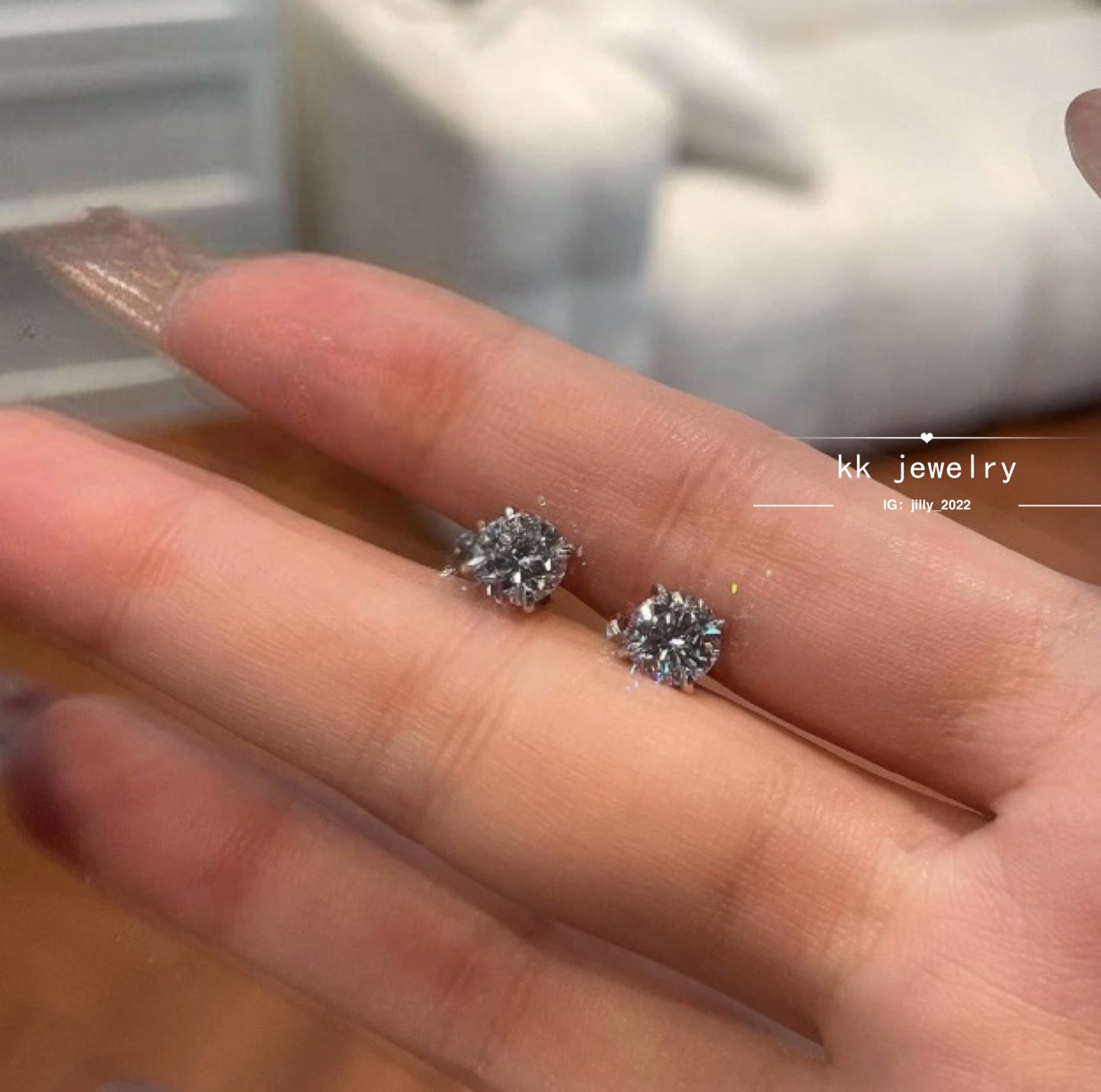 S925 Silver Classic 8mm Round Minimalist High Carbon Diamond Stud Earrings