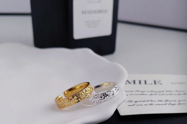 999 foot silver sparkling sequin ring