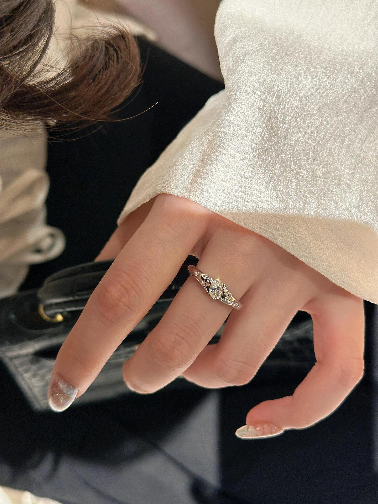 925 silver plated white gold one-carat high-carbon diamond ring