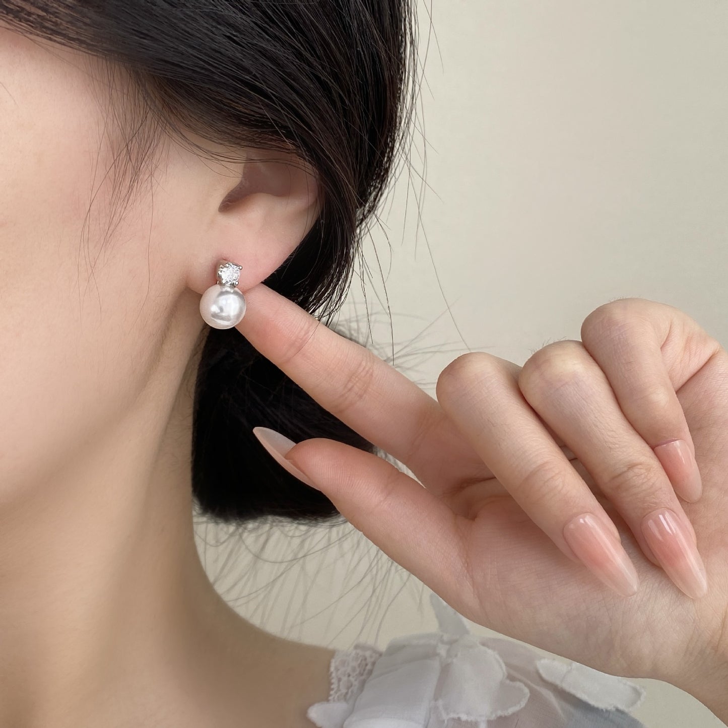 All-over sterling silver sparkling diamond daise stud earrings